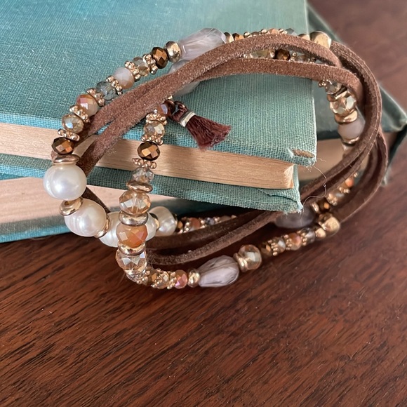 Wrap around pearl and stone bracelet. - Picture 1 of 2